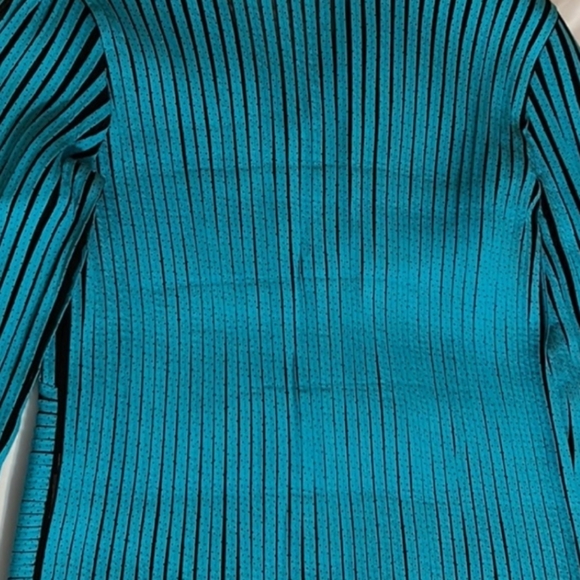 Sculptural Blue Ribbed Cardigan Sweater - Picture 2 of 3